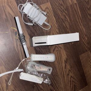 Nintendo Wii Console Bundle - White